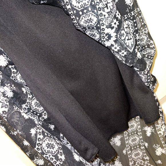 City Triangles Black Floral Print Maxi Dress - Picture 7 of 8